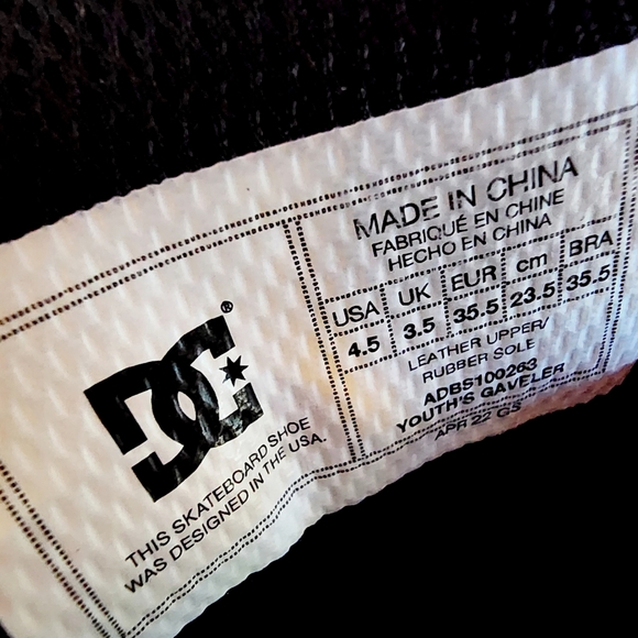 EUC DC Shoes Kids Gaveler size 4.5 Black - Picture 2 of 4